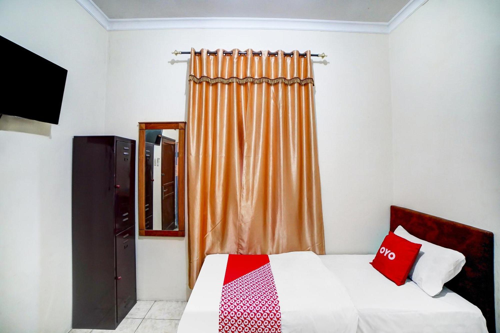 Oyo 91199 Felicia Homestay 棉兰 外观 照片