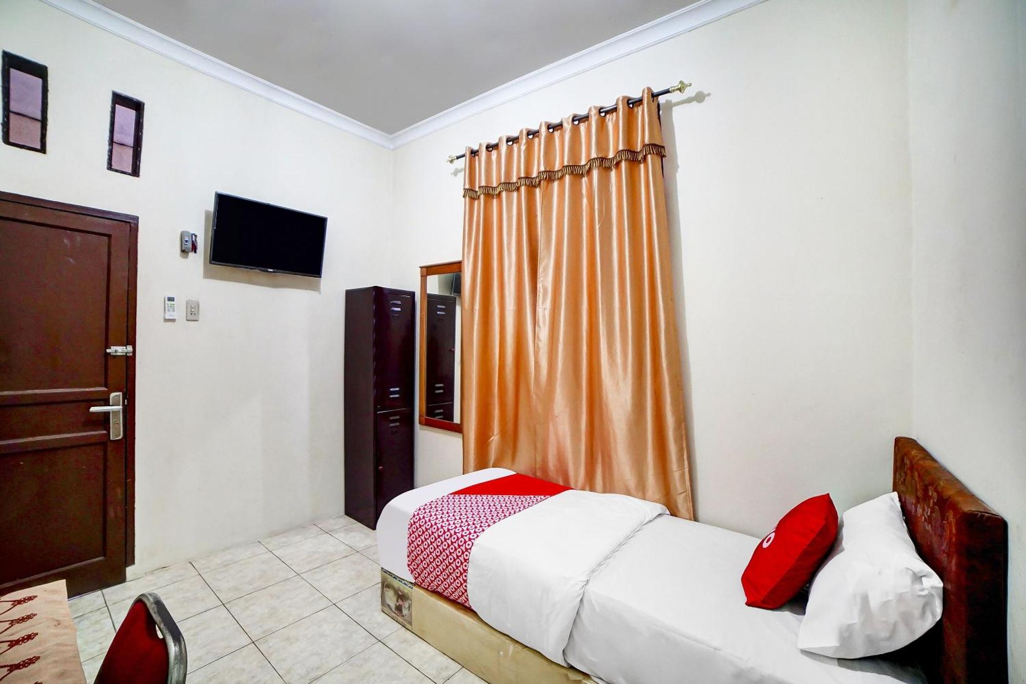 Oyo 91199 Felicia Homestay 棉兰 外观 照片