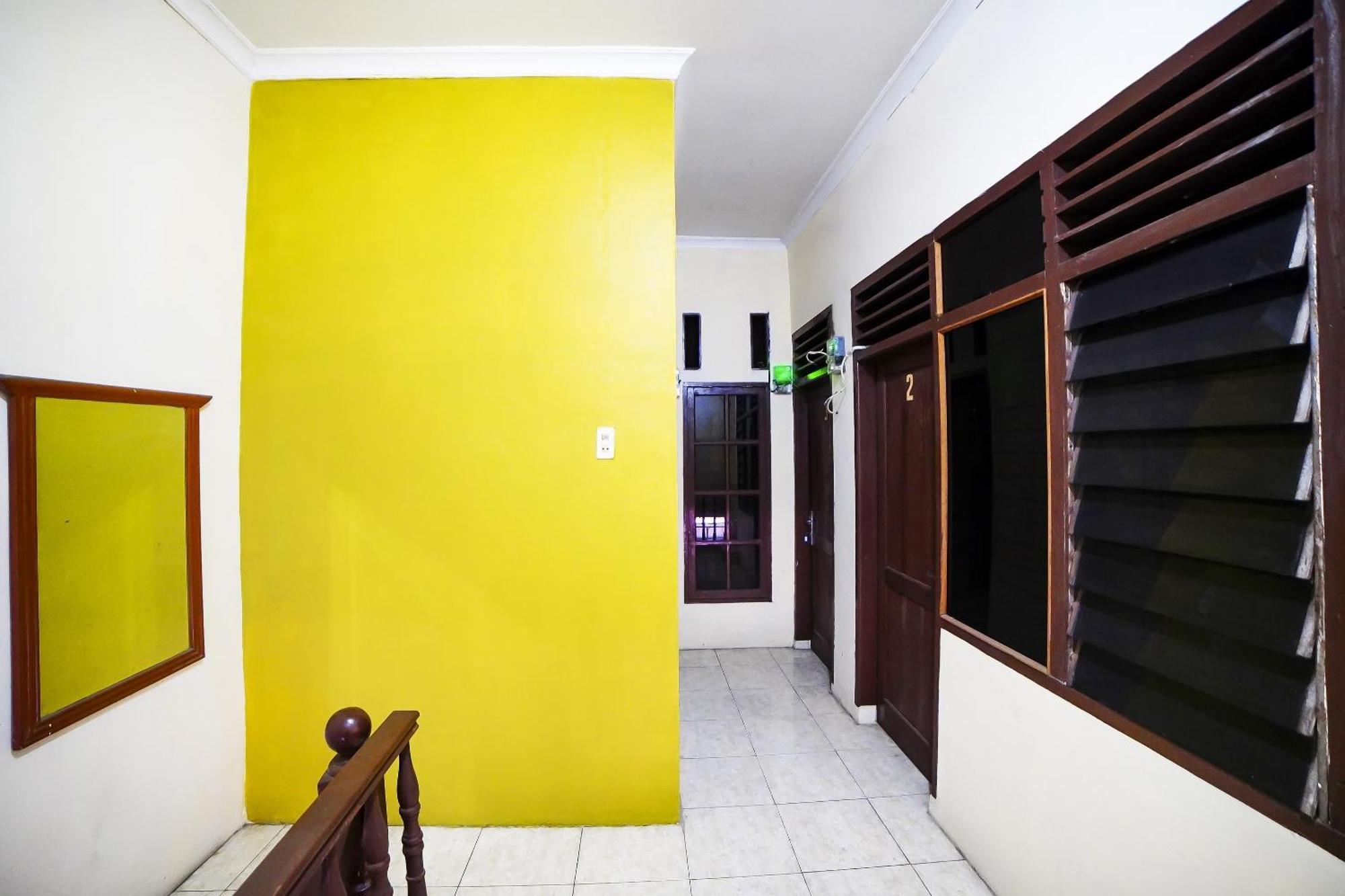 Oyo 91199 Felicia Homestay 棉兰 外观 照片