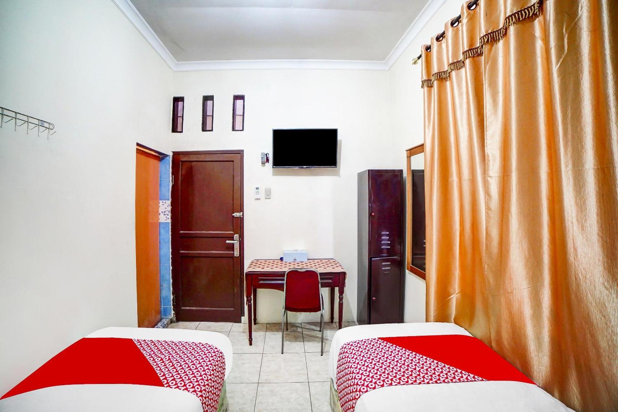 Oyo 91199 Felicia Homestay 棉兰 外观 照片