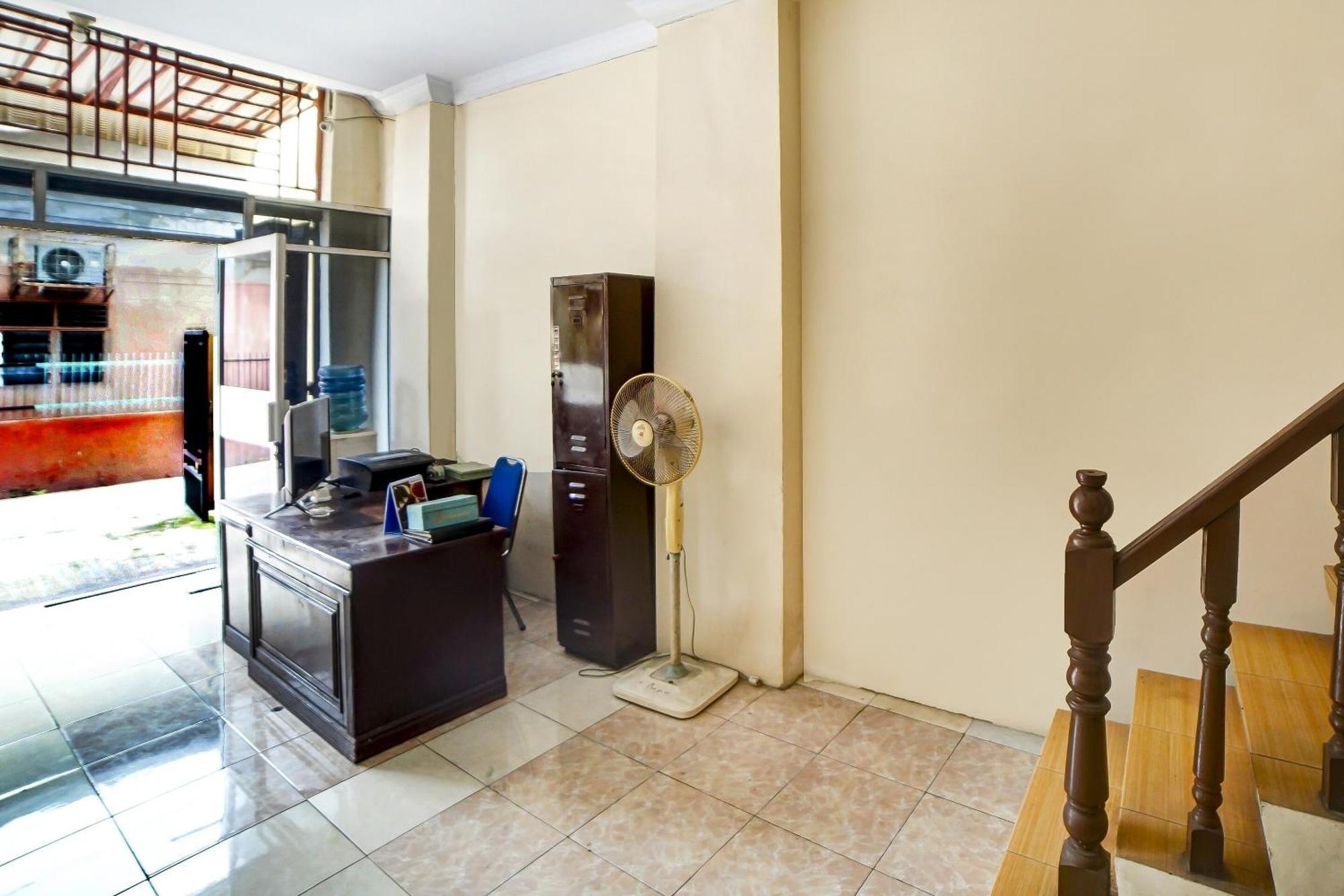 Oyo 91199 Felicia Homestay 棉兰 外观 照片